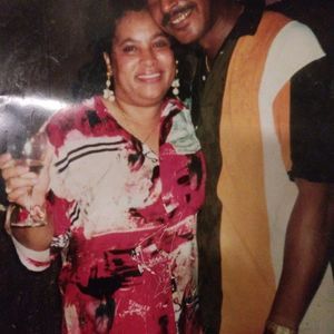 Meet your Posher, Lois